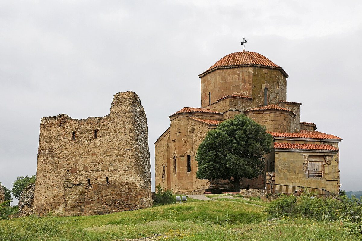 Jvari Monastery above Mtskheta, the old capital of Kartli, with its church from the turn of the 7th century.