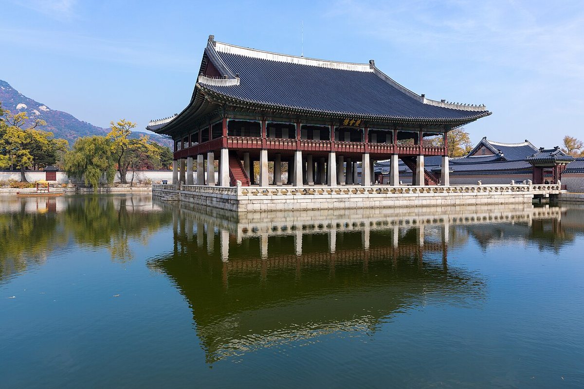 The Gyeonghoeru Pavilion in Gyeongbokgung Palace, Seoul, the main palace of the Joseon kings. Sejong was enthroned in this palace, and the Hall of Worthies (Jiphyeonjeon) met here. Most of today's buildings are reconstructions.