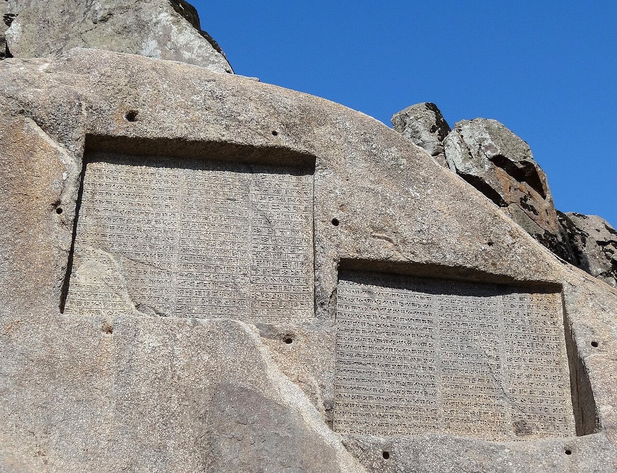 Ganjnameh near Hamadan (ancient Ecbatana): two panels with trilingual inscriptions of Darius I (upper left) and Xerxes I (right). Apart from the king’s name and lineage, both carry the same text in Old Persian, Elamite and Babylonian.