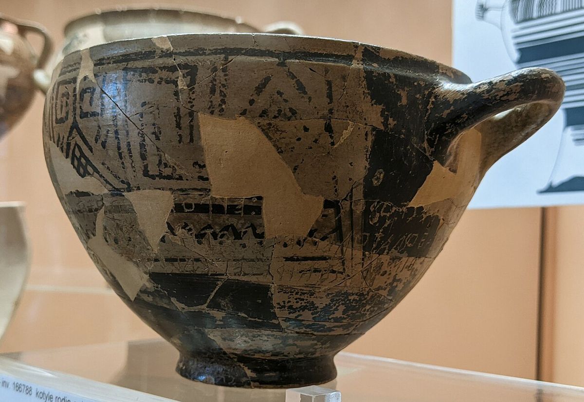 Nestor's Cup from Pithekoussai on Ischia (8th century BCE) with an inscription in verse. Archaeological Museum of Pithekoussai.